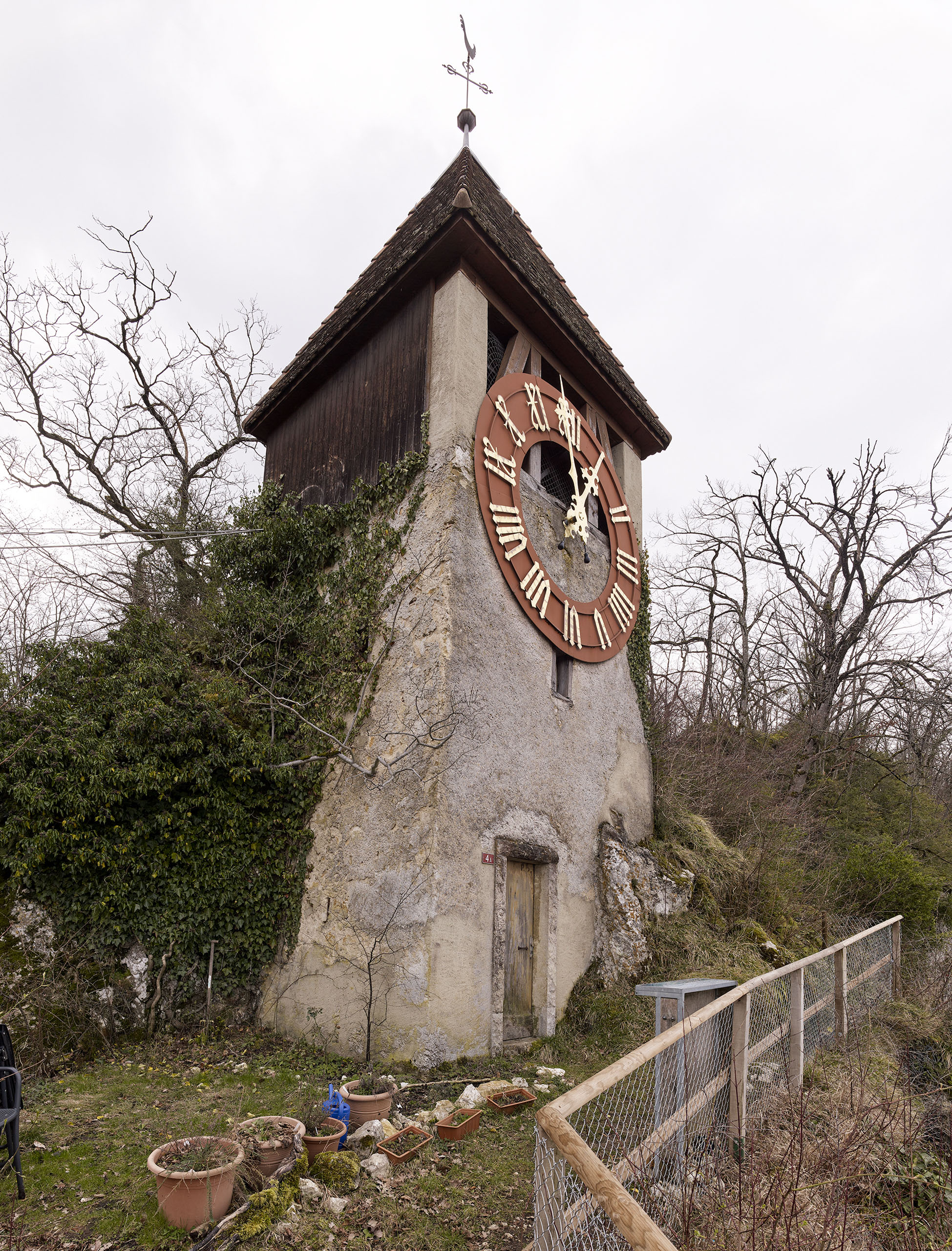 Glockenturm beim Schloss Biederthal
